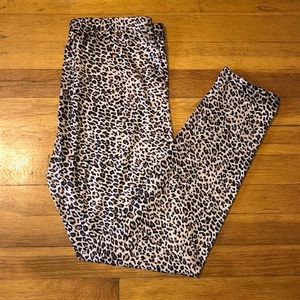 Cheetah print leggings
